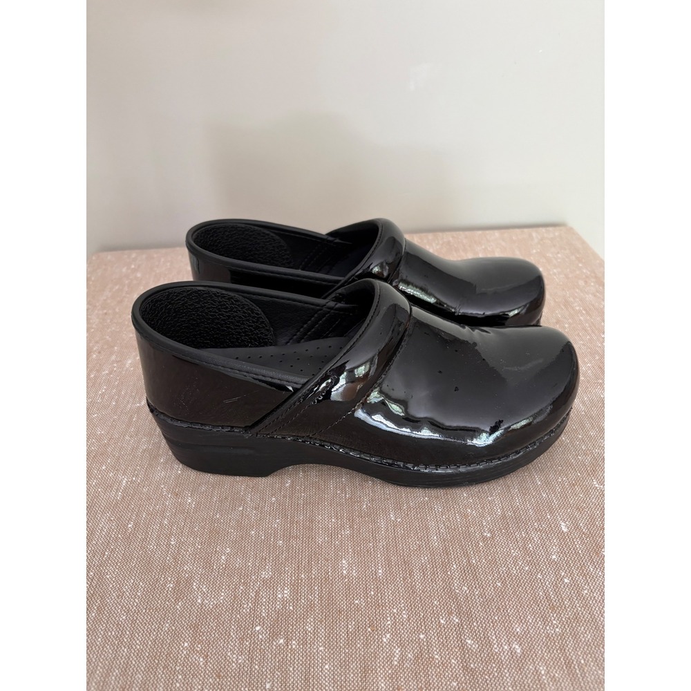 Dansko Black Patent Leather Clogs Sz 40/Sz 9